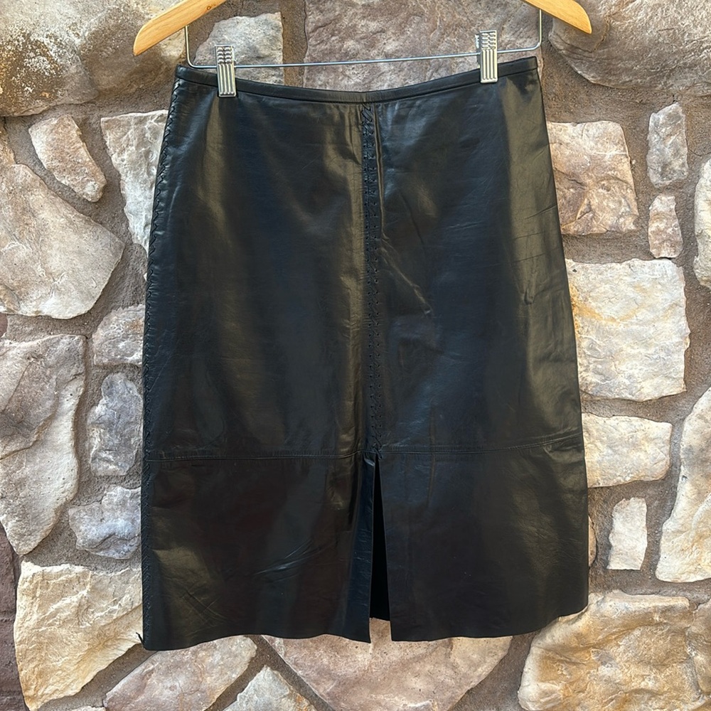 Banana Republic Black Leather Pencil Skirt Whip Stitch Size 4/6 Knee Length